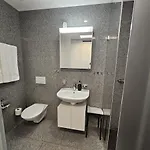 Laax, Parking, Ski, Room, Self Check-in Wi-fi Caumasee Flims