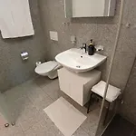 Laax, Parking, Ski, Room, Self Check-in Wi-fi Caumasee