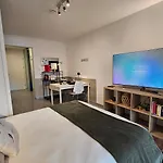 Laax, Parking, Ski, Room, Self Check-in Wi-fi Caumasee *