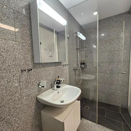 Appartement Laax, Parking, Ski, Room, Self Check-in Wi-fi Caumasee Flims