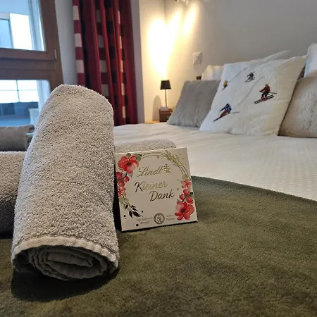 Laax, Parking, Ski, Room, Self Check-in Wi-fi Caumasee